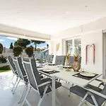 Villa Encantadora Junto A La Playa En Los Monteros Con Seguridad 24 Horas